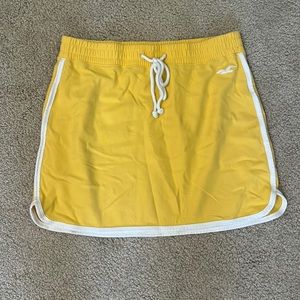 Hollister, yellow skirt